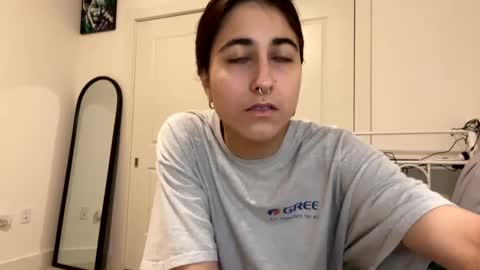 Ray Ray online show from December 19, 2024, 3:51 am