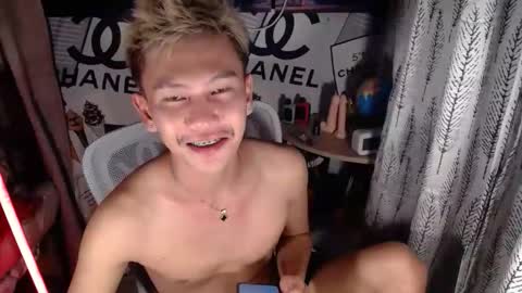 ralfhuge24 online show from April 19, 2026, 7:05 pm