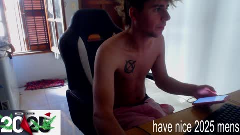 Snapshot of ramisexyloveyou chatting on January 3, 2025, 1:03 pm Ramiro online show from January 3, 2025, 1:03 pm