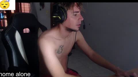 Snapshot of ramisexyloveyou chatting on January 31, 2025, 1:12 pm Ramiro online show from January 31, 2025, 1:12 pm