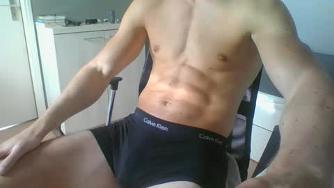 ramonjoosse2001 online show from May 14, 2026, 11:50 am