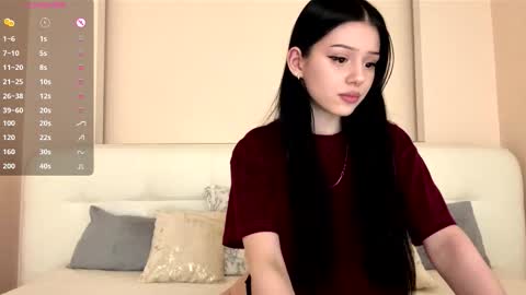 Luna online show from September 17, 2025, 2:52 pm