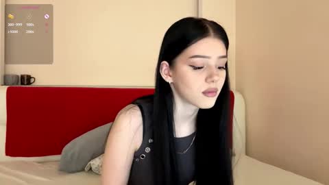 Luna online show from October 5, 2025, 1:31 pm