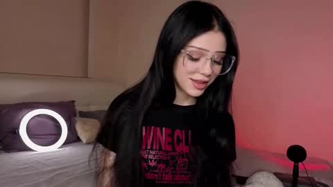 Luna online show from October 24, 2025, 6:26 pm