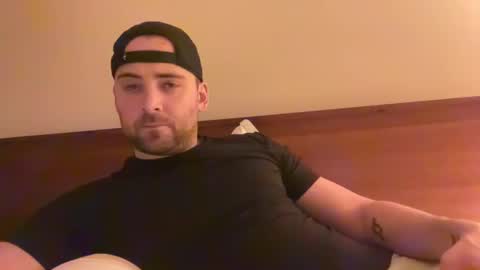 Snapshot of randomdude5950 chatting on February 14, 2025, 1:45 am randomdude5950 online show from February 14, 2025, 1:45 am