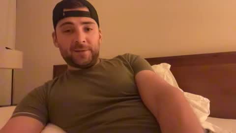 Snapshot of randomdude5950 chatting on April 1, 2026, 3:07 am randomdude5950 online show from April 1, 2026, 3:07 am