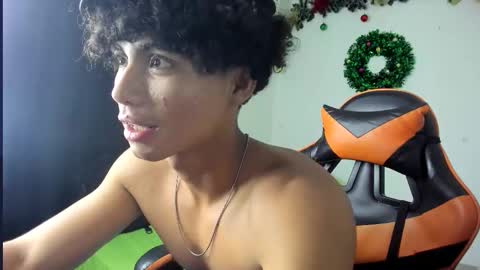 randy_escobar online show from December 17, 2025, 6:25 pm