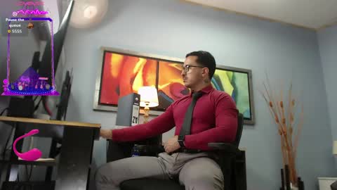 Snapshot of randylukehot chatting on May 4, 2026, 10:28 pm randylukehot online show from May 4, 2026, 10:28 pm