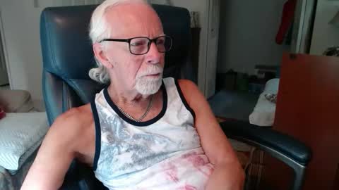 Snapshot of ranger1001 chatting on May 31, 2026, 8:43 pm ranger1001 online show from May 31, 2026, 8:43 pm