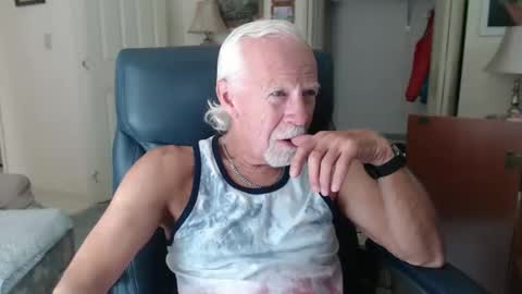 Snapshot of ranger1001 chatting on June 1, 2026, 7:37 pm ranger1001 online show from June 1, 2026, 7:37 pm