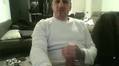 Snapshot of rapzerr chatting on February 5, 2025, 6:37 pm rapzerr online show from February 5, 2025, 6:37 pm