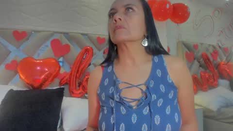 Raquel Moore  online show from February 16, 2025, 3:59 pm