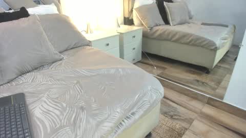 Raquel Moore  online show from February 16, 2026, 12:23 pm