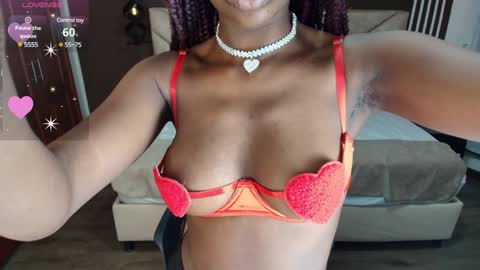 Snapshot of raqueljones_ chatting on January 15, 2025, 11:53 am Raquel online show from January 15, 2025, 11:53 am