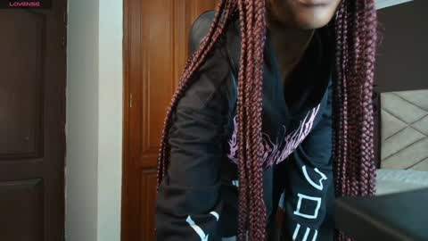 Snapshot of raqueljones_ chatting on January 30, 2025, 11:33 am Raquel online show from January 30, 2025, 11:33 am