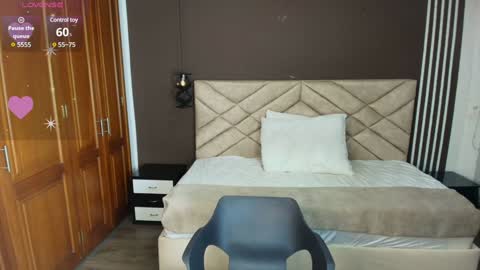 Snapshot of raqueljones_ chatting on February 3, 2025, 11:42 am Raquel online show from February 3, 2025, 11:42 am
