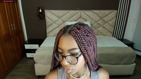 Snapshot of raqueljones_ chatting on February 5, 2025, 11:34 am Raquel online show from February 5, 2025, 11:34 am