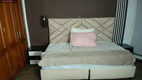 Snapshot of raqueljones_ chatting on February 12, 2025, 11:29 am Raquel online show from February 12, 2025, 11:29 am