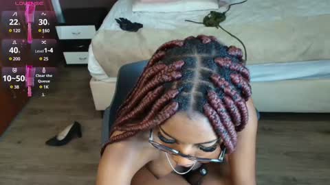 Snapshot of raqueljones_ chatting on February 12, 2025, 5:37 pm Raquel online show from February 12, 2025, 5:37 pm