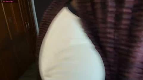Snapshot of raqueljones_ chatting on March 4, 2025, 11:40 am Raquel online show from March 4, 2025, 11:40 am