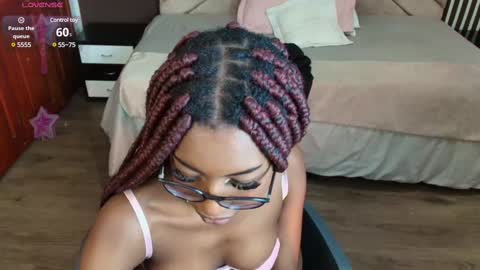 Snapshot of raqueljones_ chatting on March 8, 2025, 2:40 pm Raquel online show from March 8, 2025, 2:40 pm