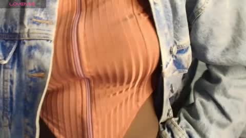 Snapshot of raqueljones_ chatting on September 30, 2025, 12:10 pm Raquel online show from September 30, 2025, 12:10 pm