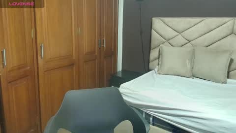 Snapshot of raqueljones_ chatting on October 2, 2025, 11:50 am Raquel online show from October 2, 2025, 11:50 am