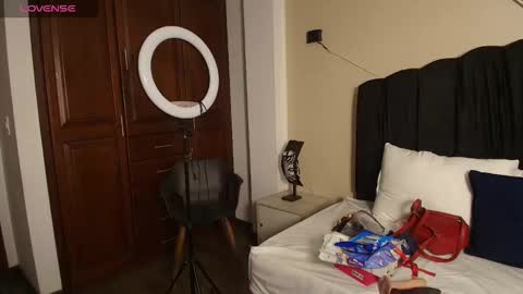 Snapshot of raqueljones_ chatting on October 12, 2025, 11:42 am Raquel online show from October 12, 2025, 11:42 am