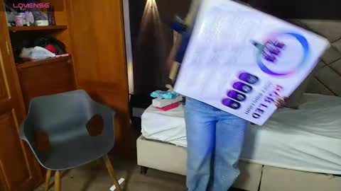 Snapshot of raqueljones_ chatting on October 15, 2025, 7:25 pm Raquel online show from October 15, 2025, 7:25 pm