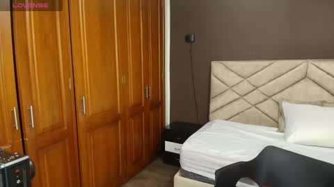 Raquel online show from October 24, 2025, 11:50 am