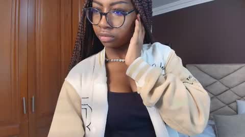 Raquel online show from February 2, 2026, 12:26 pm