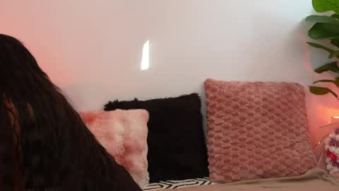 raquellexo online show from May 12, 2026, 4:31 am
