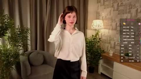 Snapshot of rashidagiczewski chatting on October 22, 2025, 1:28 am Nicole online show from October 22, 2025, 1:28 am