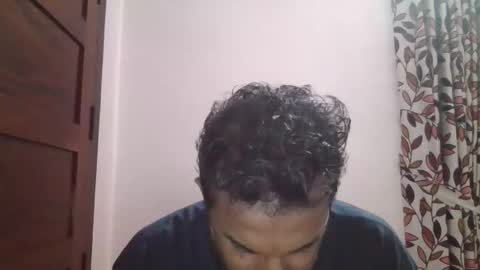 raul2k2 online show from April 18, 2026, 7:51 pm