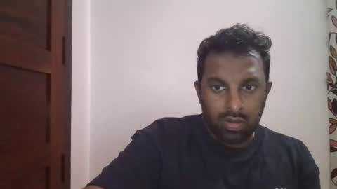 raul2k2 online show from April 18, 2026, 7:58 pm