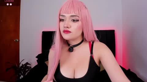 Snapshot of raven__white1 chatting on February 15, 2025, 12:04 am Raven online show from February 15, 2025, 12:04 am