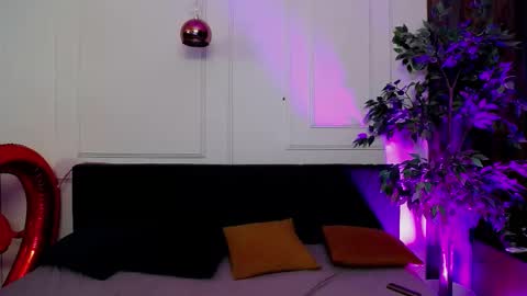 Snapshot of raven_foxxy chatting on February 28, 2026, 5:08 am Raven Foxxy online show from February 28, 2026, 5:08 am