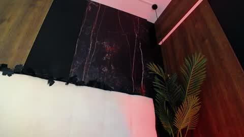 Raven Foxxy online show from May 14, 2026, 5:36 am