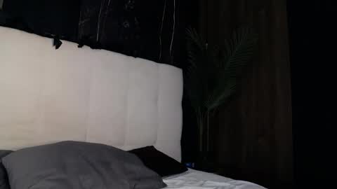 Raven Foxxy online show from May 16, 2026, 5:59 am