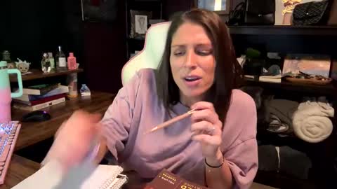 raven_ravish online show from March 10, 2025, 1:23 am