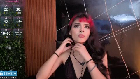 raven_rox_ online show from April 1, 2026, 3:07 am