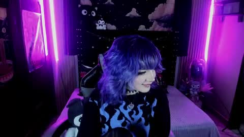 ravencollen online show from April 14, 2026, 8:04 pm