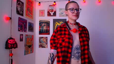 ravendarkness_ online show from February 20, 2026, 6:52 pm