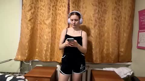 Snapshot of ravenmaskaly chatting on February 10, 2026, 7:29 pm Andriana online show from February 10, 2026, 7:29 pm