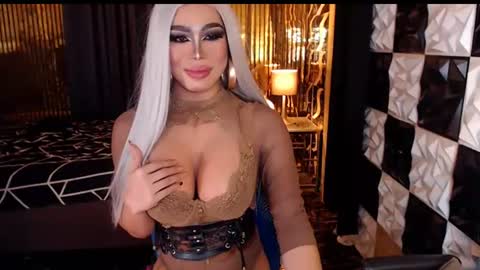 ravenmystiquex online show from June 22, 2026, 1:40 am