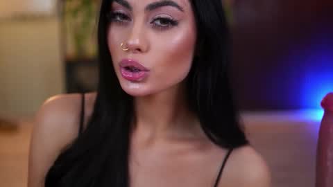 Lav online show from March 3, 2026, 8:04 pm