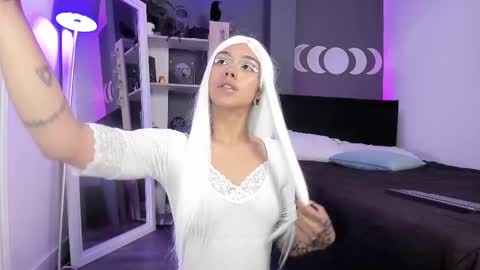 Raven Witch online show from February 10, 2025, 9:36 pm