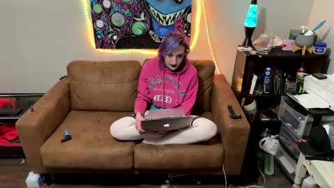 ravenxbeastie online show from February 12, 2025, 9:42 am