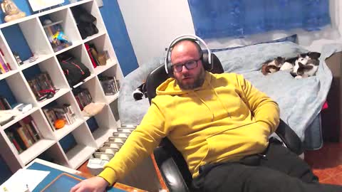 ravingr3d3 online show from February 19, 2026, 9:55 pm