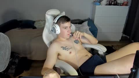 Ray online show from October 13, 2025, 8:42 pm